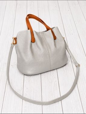 Women's Two-Tone Leather Tote Bag in Light Gray and Tan